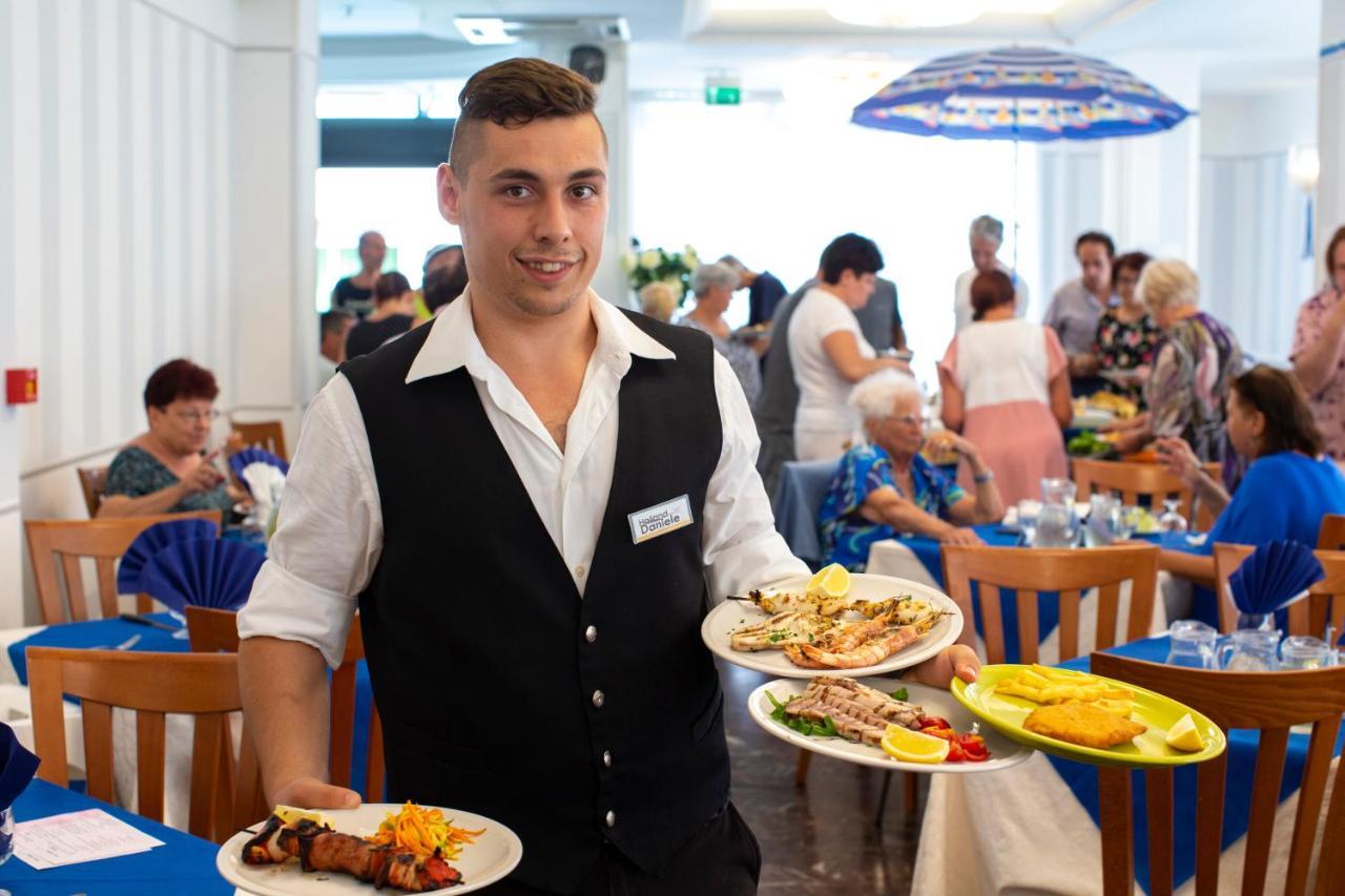 Hotel Holland Римини Екстериор снимка